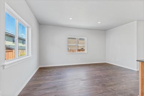 328 Everett Way, Talent, OR 97540 photo 4