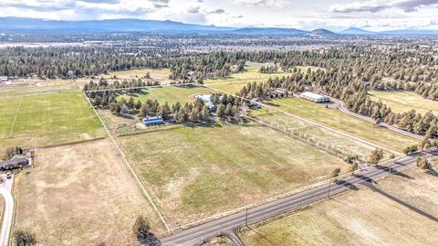 60975 Billdeau Rd, Bend, OR 97702 photo 4