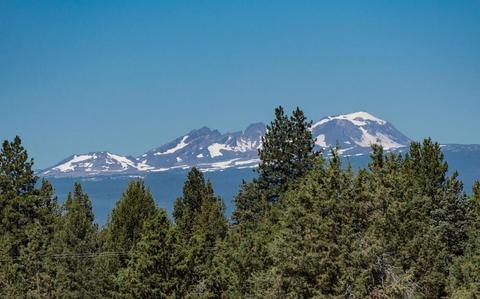 60975 Billdeau Rd, Bend, OR 97702 photo 2