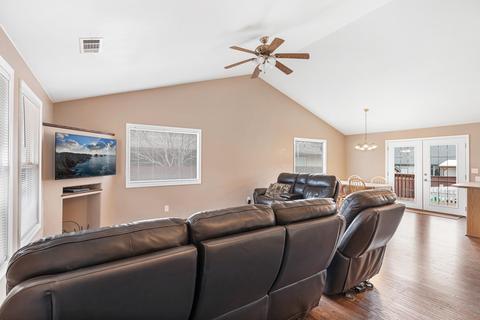 409 Phyllis Dr, Eagle Point, OR 97524 photo 9