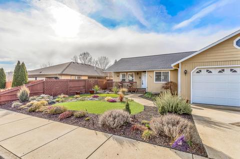 409 Phyllis Dr, Eagle Point, OR 97524 photo 4