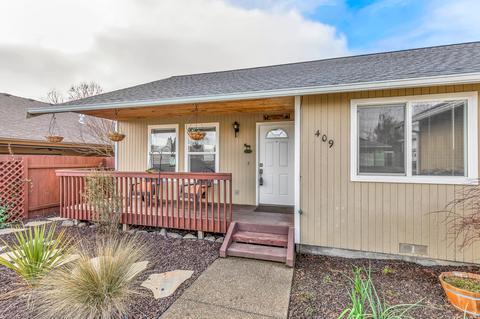 409 Phyllis Dr, Eagle Point, OR 97524 photo 6