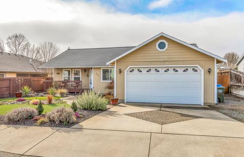 409 Phyllis Dr, Eagle Point, OR 97524 photo 5