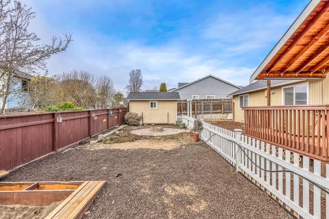 409 Phyllis Dr, Eagle Point, OR 97524 photo 32