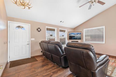 409 Phyllis Dr, Eagle Point, OR 97524 photo 8