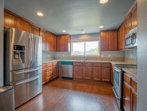 214 Singing Grass Dr, Central Point, OR 97502 photo 4