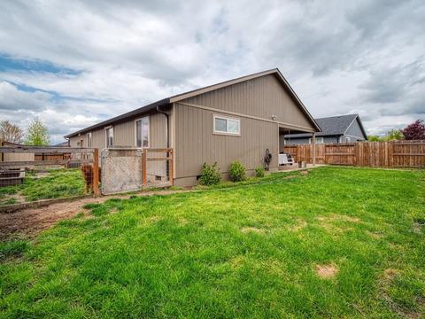 214 Singing Grass Dr, Central Point, OR 97502 photo 33