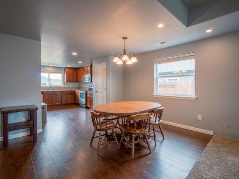 214 Singing Grass Dr, Central Point, OR 97502 photo 9