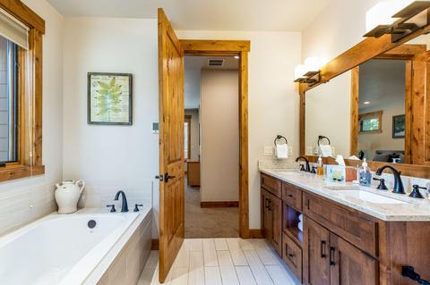 56317 Fireglass Loop, Bend, OR 97707 photo 45