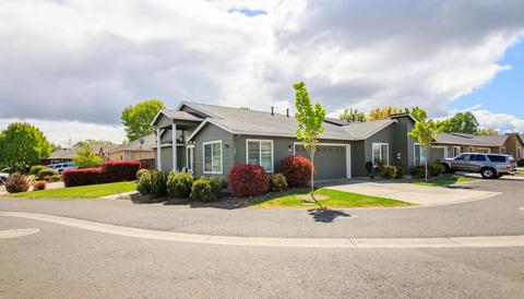 304 Live Oak Loop, Central Point, OR 97502 photo 22