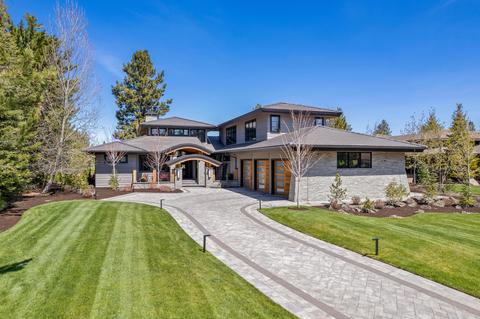 61643 Tam Mcarthur Loop, Bend, OR 97702 photo 2