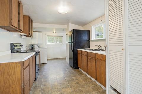 302 W 5th St, Phoenix, OR 97535 photo 6