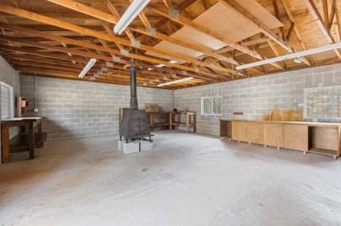 6277 W Side Rd, Cave Junction, OR 97523 photo 4