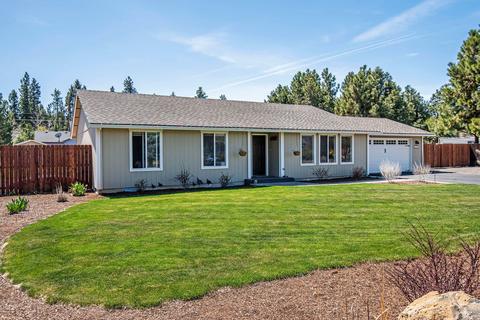 1003 E Ranch Ave, Sisters, OR 97759 photo 2