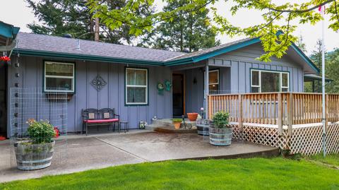 8820 East Evans Creek Rd, Rogue River, OR 97537 photo 1
