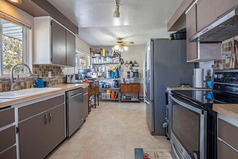 63390 Cimarron Dr, Bend, OR 97701 photo 4