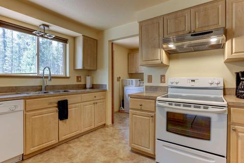15045 Chipmunk Ln, La Pine, OR 97739 photo 6