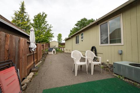 1041 Highlands Dr, Eagle Point, OR 97524 photo 24