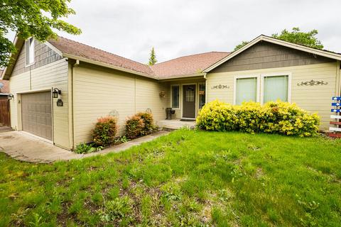1041 Highlands Dr, Eagle Point, OR 97524 photo 4