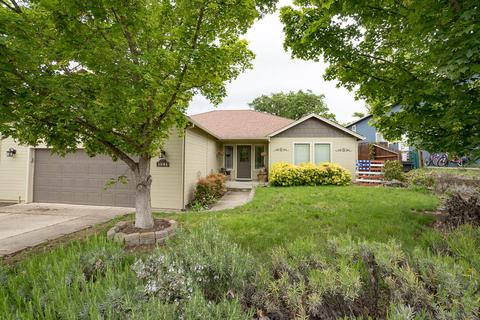 1041 Highlands Dr, Eagle Point, OR 97524 photo 2