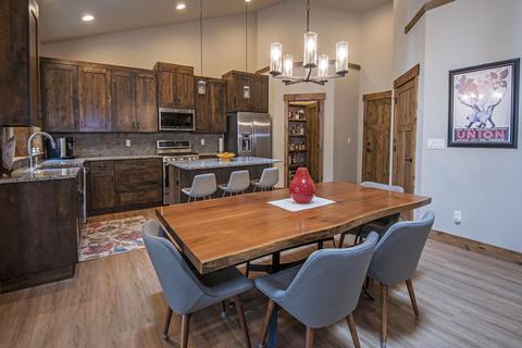 56563 Celestial Dr, Bend, OR 97707 photo 6