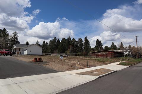 2109 NE 11th Pl, Bend, OR 97701 photo 1
