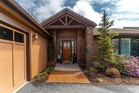 61957 Fall Creek Loop, Bend, OR 97702 photo 2