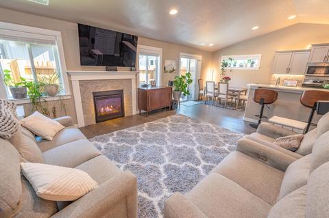21166 Darnel Ave, Bend, OR 97702 photo 3