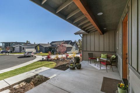 63145 Iner Loop, Bend, OR 97701 photo 4