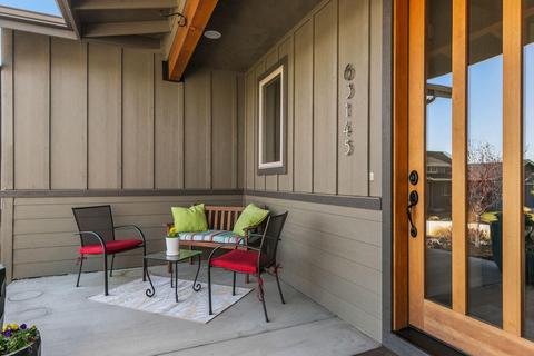 63145 Iner Loop, Bend, OR 97701 photo 3