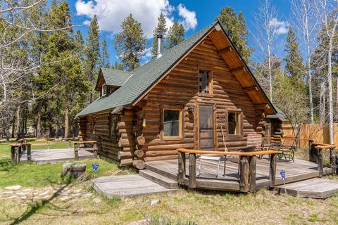 17061 Island Loop Way, Bend, OR 97707 photo 1