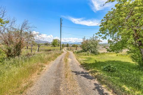 12121 Highway 62, Eagle Point, OR 97524 photo 12