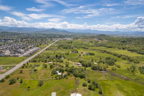 12121 Highway 62, Eagle Point, OR 97524 photo 16