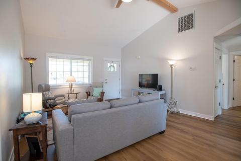 2586 NE Moonlight Dr, Bend, OR 97701 photo 3
