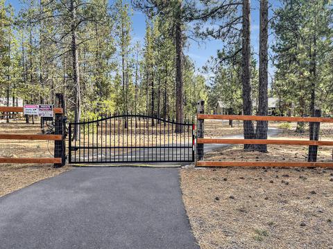 15647 Cornell Dr, La Pine, OR 97739 photo 1