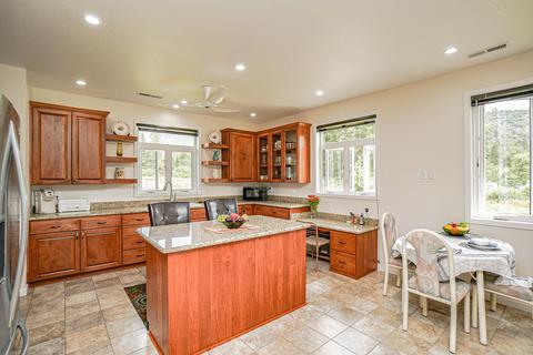 10585 E Evans Creek Rd, Rogue River, OR 97537 photo 9
