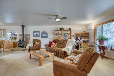 16575 Red Bear Ln, Bend, OR 97707 photo 4