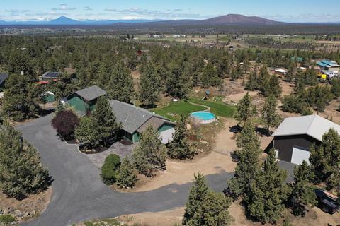 21020 NW Gift Rd, Bend, OR 97703 photo 1