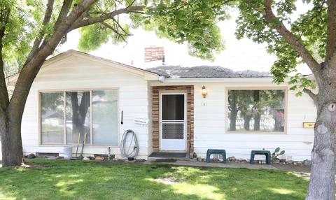 141 N 5th St, Central Point, OR 97502