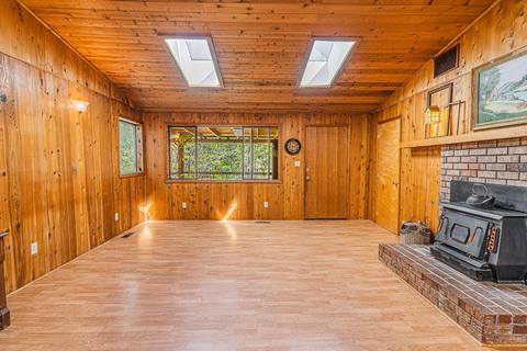 2000 Crow Rd, Merlin, OR 97532 photo 5