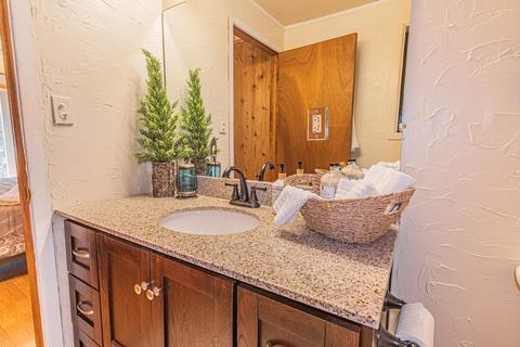 2000 Crow Rd, Merlin, OR 97532 photo 19