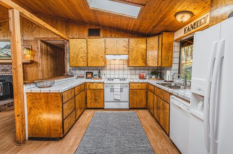 2000 Crow Rd, Merlin, OR 97532 photo 8