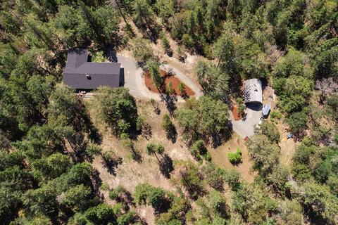2008 Stringer Gap Rd, Grants Pass, OR 97527 photo 2