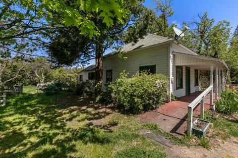 202 E Main St, Talent, OR 97540 photo 8