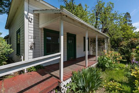 202 E Main St, Talent, OR 97540 photo 5
