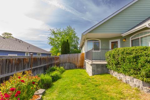 920 Ridgeview Dr, Eagle Point, OR 97524 photo 2