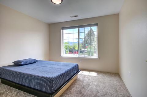 581 C St, Phoenix, OR 97535 photo 23