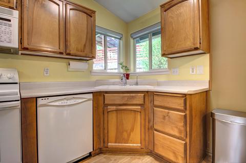 581 C St, Phoenix, OR 97535 photo 9