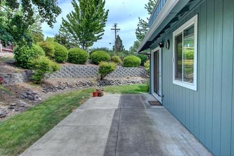 581 C St, Phoenix, OR 97535 photo 29