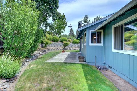 581 C St, Phoenix, OR 97535 photo 28